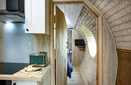 East Horrington Cabin | Quackers, The Little Burrow