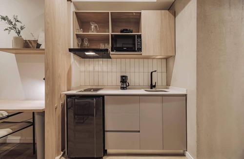 Laureles Apartment | Quadrato | Laureles Studio, w/AC, Balcony, WIFI