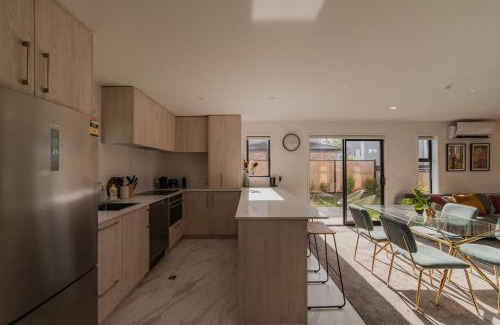 Upper Riccarton House | Quadrilogy Retreat - Modern Elegance in Mohua
