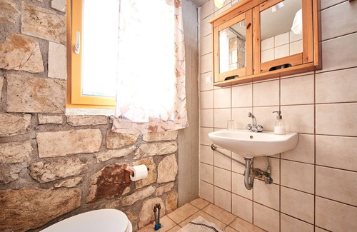 Kato Diminio House | Quadruple Room - Hostel Elisson