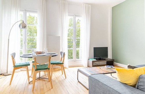 Dobree-Bon Port Apartment | Quai 63 - One Bedroom Apartment, Sleeps 4