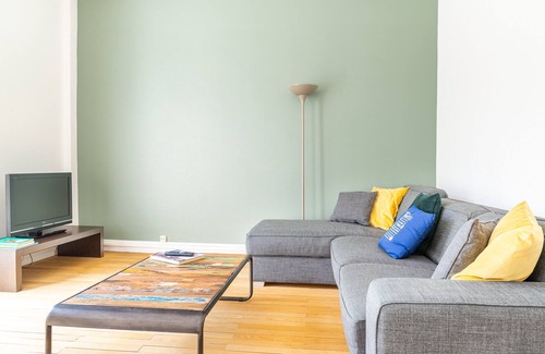 Dobree-Bon Port Apartment | Quai 63 - One Bedroom Apartment, Sleeps 4