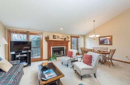 Lake Lure House | Quail Cove 1608 at Rumbling Bald