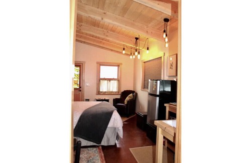 Sandy Apartment | Quail Hollow, private studio