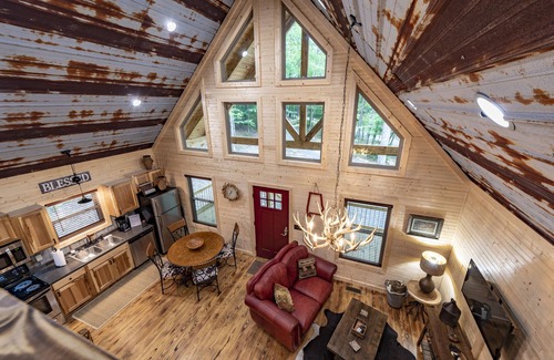 Mentone Cabin | QUAIL'S NEST w/Hot Tub - Another Day In Paradise!