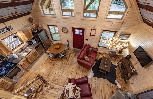Mentone Cabin | QUAIL'S NEST w/Hot Tub - Another Day In Paradise!