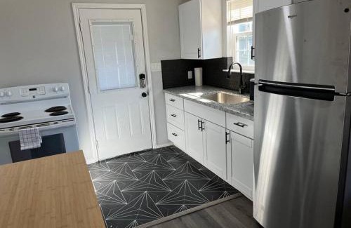 Washington Ave./ Memorial Park House | Quaint 1 bd close to downtown