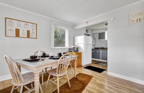 Lansing House | Quaint 1 Bedroom House on N Martin Luther King Jr Blvd, Lansing: Your Ideal Home
