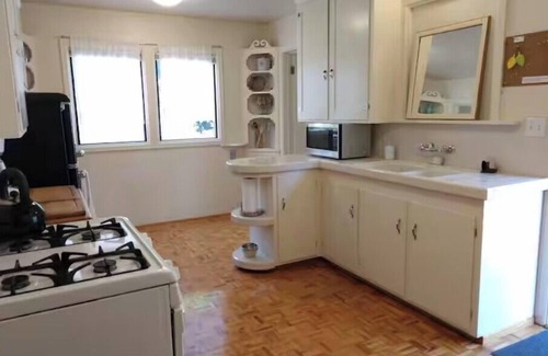 Eureka Apartment | Quaint 2-bedroom Apartment with safe offstreet parking in Eureka