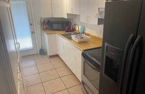 Sanford House | Quaint 2-bedroom house with AC in charming Sanford