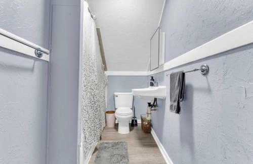 University Circle Apartment | Quaint 2 Bedrooms in Historic Little Italy