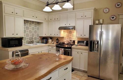 New Ulm Other | Quaint 4 Bedroom Farmhouse near Round Top, New Ulm