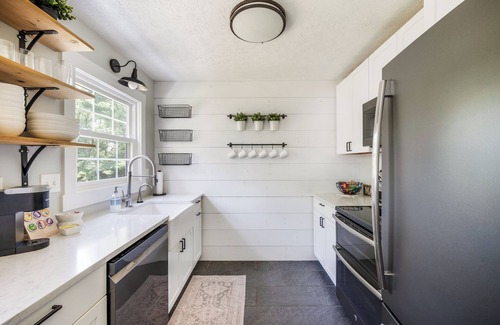Lynchburg House | Quaint | 4Bdrm |Near LU by Saydrajanes Properties