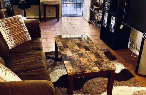 Downtown Las Vegas Apartment | Quaint and charming completely remodeled courtyard side apartment!