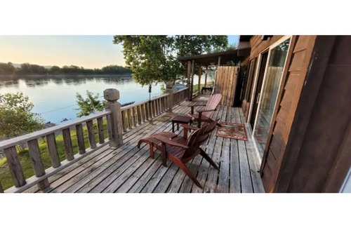 St. Joseph Cabin | Quaint and peaceful waterfront cabin UNIT #2