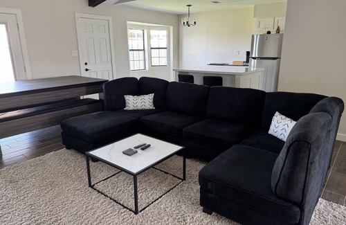 McAllen House | Quaint and quiet home away from home!