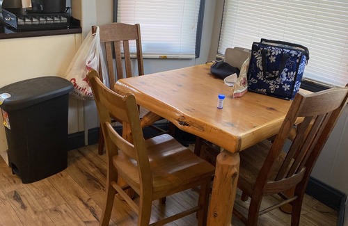 Lexington Cottage | Quaint and Quiet Private Cottage Close to the Beach