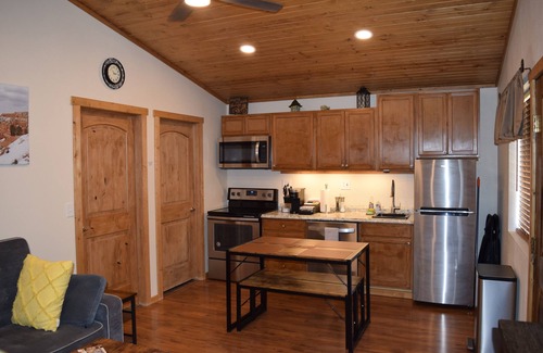 Cannonville Cabin | Quaint and spacious cabin in the heart of Bryce Canyon Country