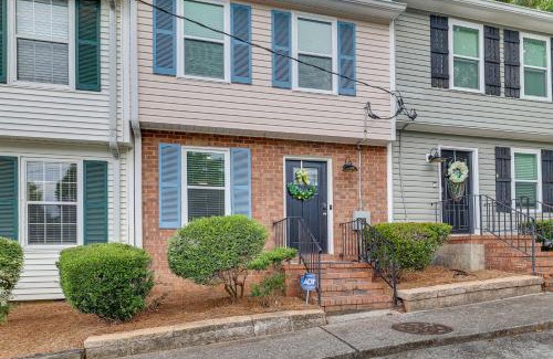 Summerville House | Quaint Augusta Townhome 3 Mi to the Masters!