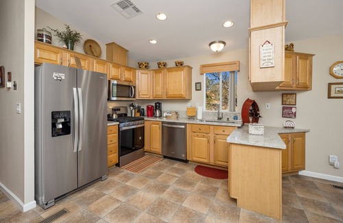 Prescott Cabin | Quaint Cabin With Spectacular Views Of The Granite Dells, Great Hiking/Kayaking!