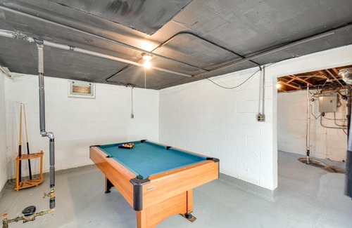 Cedar Rapids House | Quaint Cedar Rapids Home, 4 Mi to Downtown!