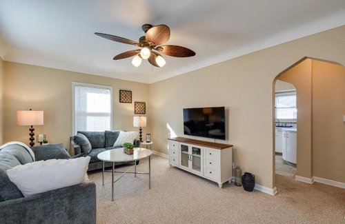 Cedar Rapids House | Quaint Cedar Rapids Home, 4 Mi to Downtown!