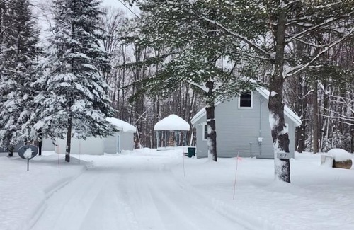 Elmira Ski Chalet | Quaint Chalet w/huge Garage for Toys - Pet Friendly