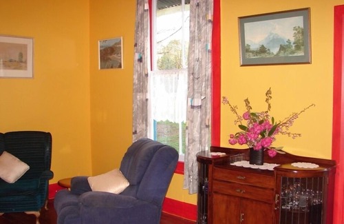 Ngatimoti Cottage | Quaint character cottage on working farmlet, Running Sheep & Beef.