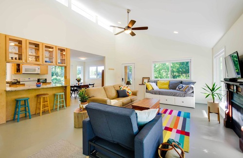 Charlottesville Cottage | Quaint Charlottesville Home < 10 Mi to Dtwn!