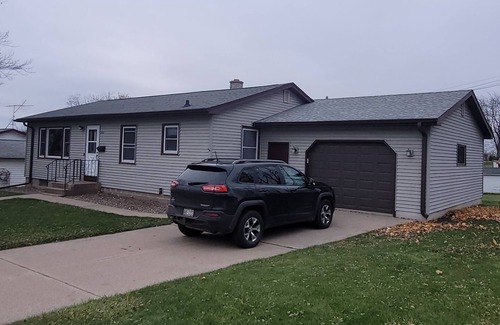 Platteville House | Quaint, clean home in quiet neighborhood.