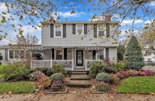 Margate City House | Quaint Coastal Retreat – Just 3 Blocks from the Beach!