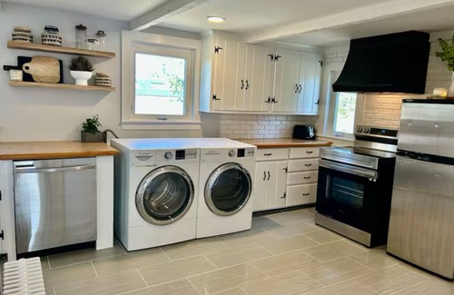 Cohasset House | Quaint colonial with short walk to Harbor and Restaurants