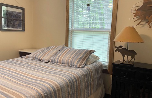 Lewiston House | Quaint & comfy bungalow that sleeps four. A camper is allowed for more people.