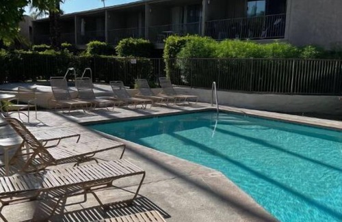 Palm Desert Apartment | Quaint condo. Walking distance to El Paseo stores & restaurants