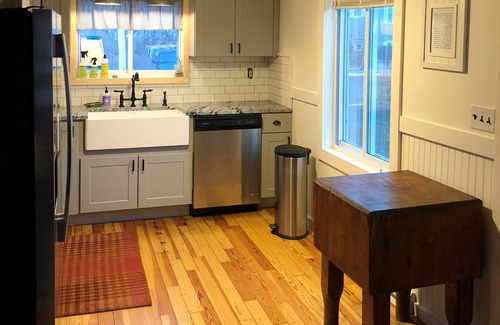 Dennis Port House | Quaint cottage 100 steps from the Beach