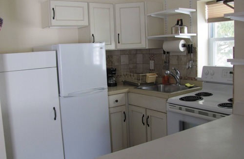 Bradley Beach Cottage | Quaint cottage 5- blocks to the beach.
