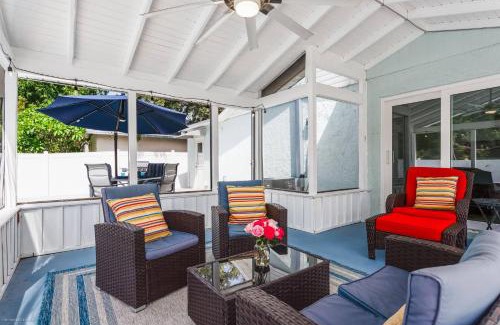 Vamo House | Quaint Cottage in a South Sarasota Neighborhood