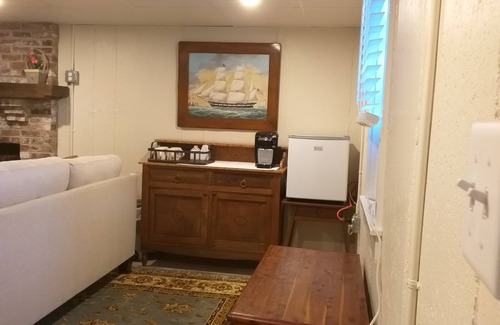 East Orleans House | Quaint Cottage in Desirable East Orleans