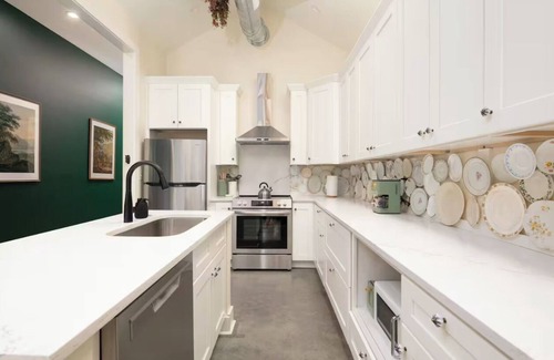 Northside District House | Quaint Cottage in Downtown Lexington 15 minutes to the Kentucky Horse Park