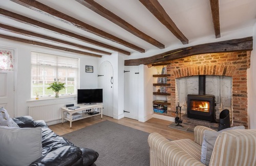 York Cottage | Quaint Cottage in Heart of North Yorkshire Village - Pet Friendly