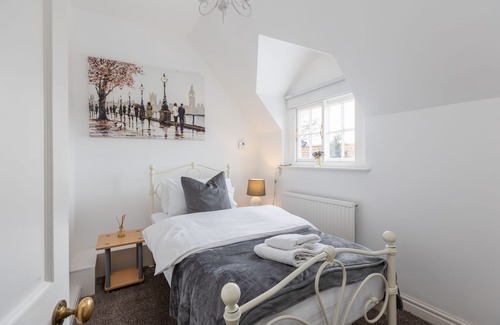 York Cottage | Quaint Cottage in Heart of North Yorkshire Village - Pet Friendly