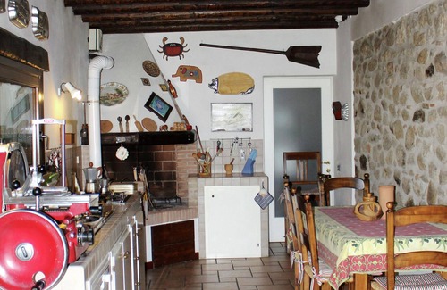 Cornoleda Cottage | Quaint Cottage in Cornoleda with Garden only 1 hour away to Venice