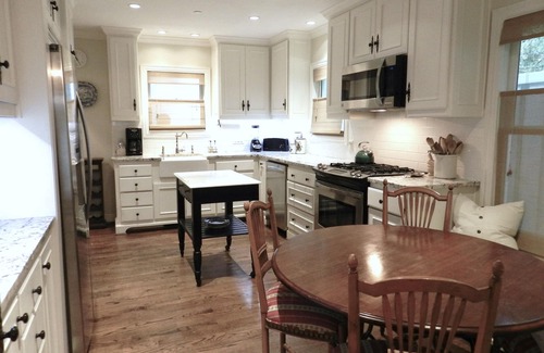 Park Cities House | Quaint Cottage in the Heart of the Park Cities