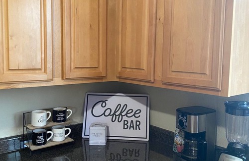 Ocean Springs House | Quaint cottage near the heart of Ocean Springs