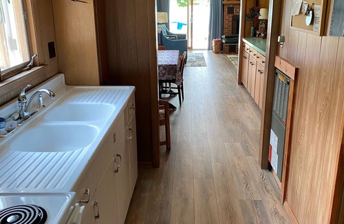 Central Lake Cottage | Quaint Cottage on Beautiful Torch Lake, Michigan