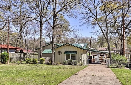 Gun Barrel City House | Quaint Cottage on Cedar Creek Lake