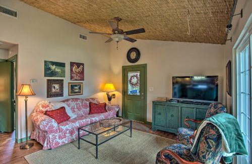 Dennis House | Quaint Countryside Casita 45 Mi to Ft Worth