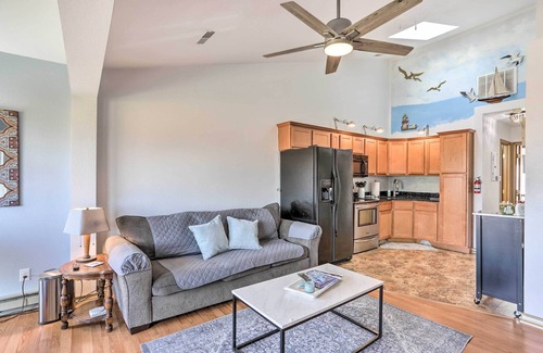 Oak Harbor Condo | Quaint Couple's Escape: Pool, Near Lake Erie!