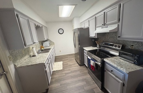 Harlingen House | Quaint & Cozy 3BR - pets welcome!