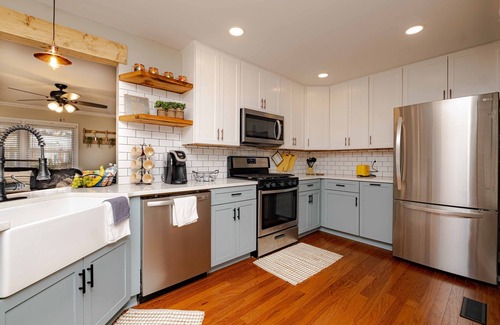 Madison House | Quaint & Cozy Cottage in the Heart of Madison AL.